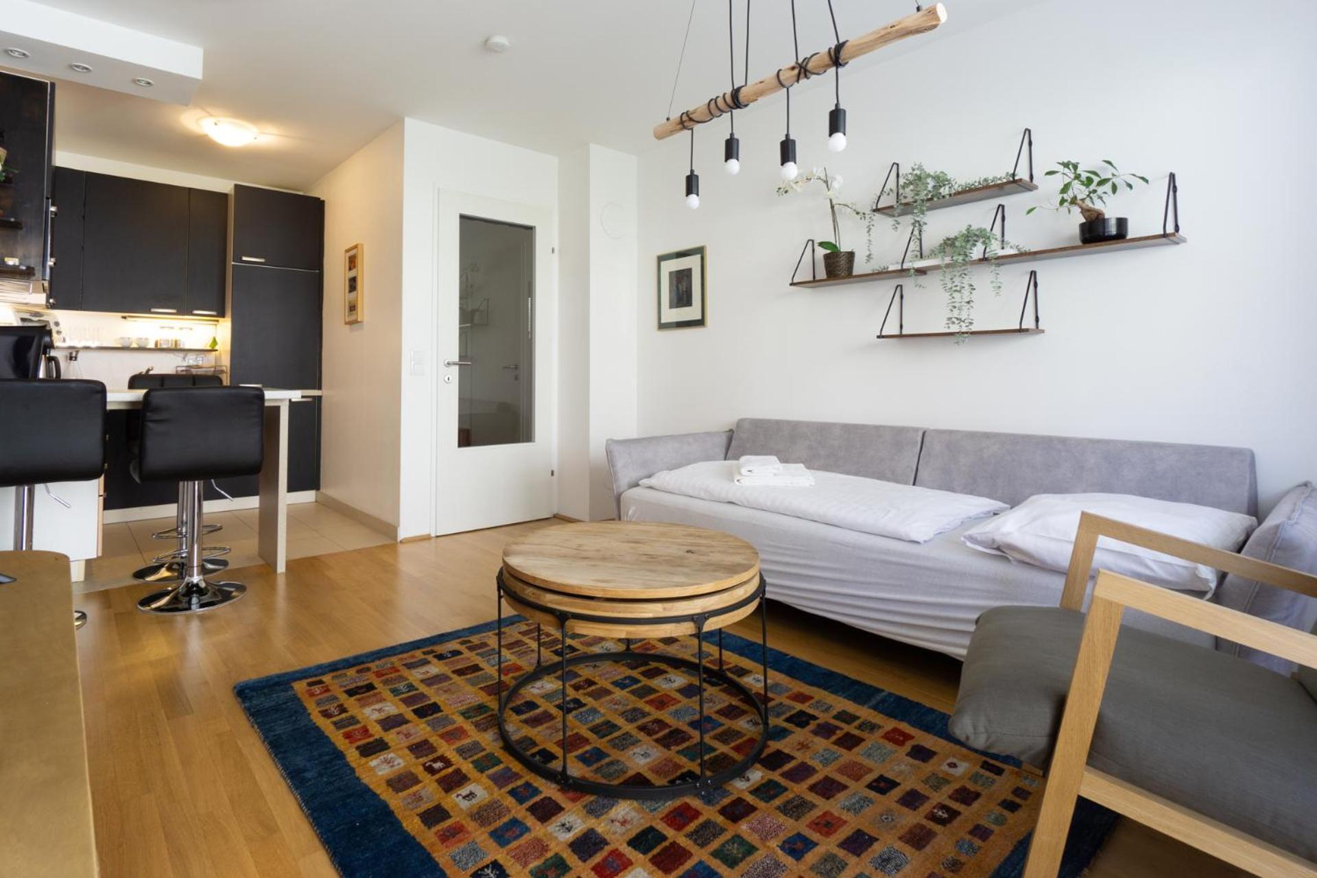 Apartment With Garden Close To Stadthalle, Westbahnhof Wenen Buitenkant foto